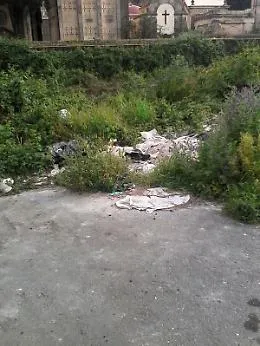 Catania, discarica abusiva di rifiuti in via Calliope