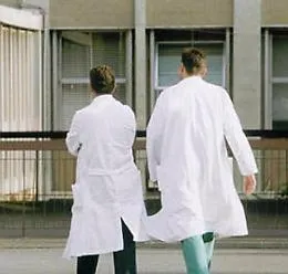&laquo;Morto per colpa dei turni massacranti&raquo;, famiglia chiede due milioni