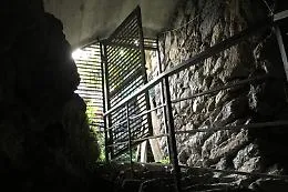 Il &ldquo;mondo fermo&rdquo; sotto Catania: quel che ci fu prima dei Greci, la grotta Petralia
