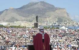 La scomunica del Papa: &laquo;Non si pu&ograve; credere in Dio ed essere mafiosi...&raquo;
