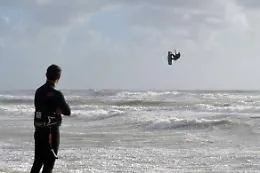 Marsala, nella capitale del kite surf si allunga la lista delle vittime dello sport estremo
