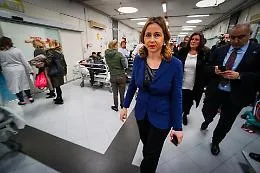 Sanit&agrave; al collasso, la ricetta della ministra Giulia Grillo: &laquo;Assumere gli specializzandi&raquo;