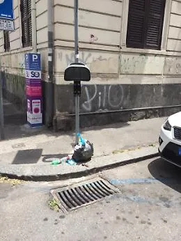 Catania: Via Stellata, monumento all'incivilt&agrave; dei catanesi