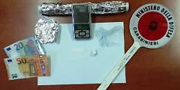 Catania, spacciava cocaina ai clienti di un chiosco bar