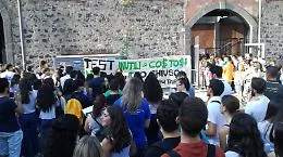 Catania, la protesta degli studenti
&laquo;Stop facolt&agrave; a numero chiuso&raquo;