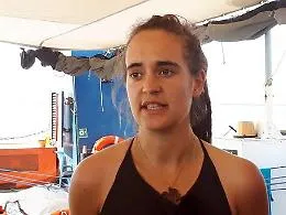 Insulti sessisti e razzisti a Carola Rackete: &laquo;Ti auguro che ti violentino&raquo;