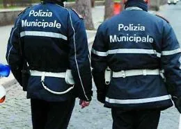 Palermo: caos alla Fiera dei Morti, aggrediti e feriti due vigili urbani