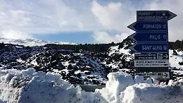 Etna, Natale in bianco: fra neve scarsa e contenziosi, ancora pochi affari in quota