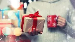 Gli italiani si scoprono &ldquo;riciclatori&rdquo; seriali di regali di Natale: obiettivo risparmio