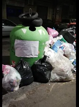 Catania, Via duca degli Abruzzi: "Si pu&ograve; sanzionare la maleducazione?"