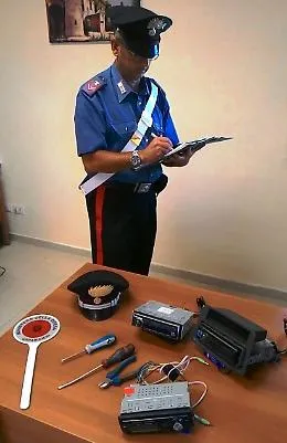 Calatabiano: denunciati due uomini per possesso di oggetti atto allo scasso e ricettazione.