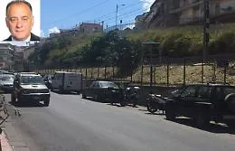 Si scontra con un'auto uscita da un parcheggio: operaio 59enne muore a Giardini