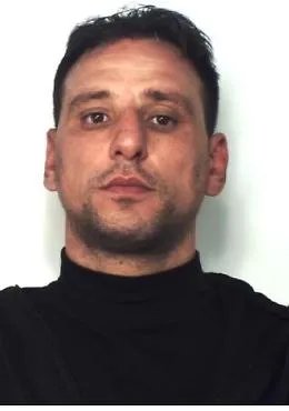 Catania, lui faceva la vedetta, l'amica spacciava marijuana a Picanello