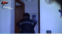 La cattura di Andrea Nizza: si nascondeva in una villetta con tutti i comfort, arrestata la coppia di vivandieri