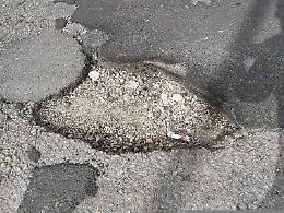 Siracusa, quella di via Gela non &egrave; una buca: &egrave; un cratere!