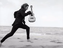 Eddie Vedder il 26 giugno chiude il tour europeo a Taormina