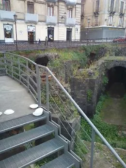 Catania, l'Anfiteatro romano in stato di totale abbandono