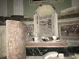 Rubati marmi e acquasantiera in chiesa del giarrese
