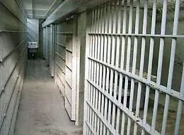 Doppio blitz alla Casa di reclusione di Augusta: 15 smartphone murati e 70 grammi di droga sequestrati