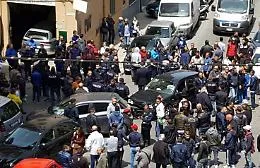 Muore bimba sbalzata da auto, indagati anche i familiari
