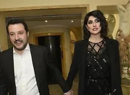 Elisa Isoardi prossima first lady? Per i suoi followers lo &egrave; gi&agrave;
