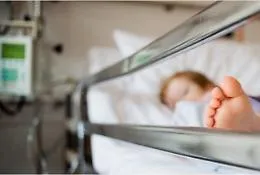 Bimba di tre anni colpita da menigite ricoverata a Catania