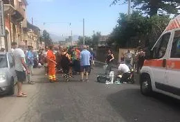 Giarre, anziana falciata da una moto mentre attraversa: &egrave; gravissima