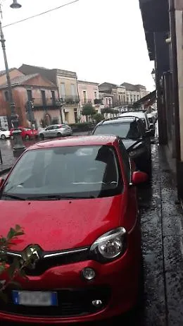 Pedara: il Corso Ara di Giove &egrave; impraticabile per i pedoni