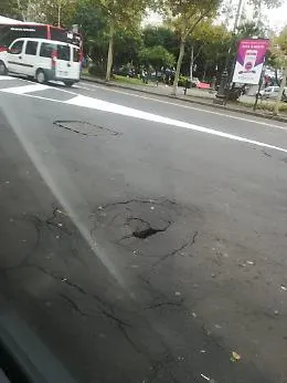 Catania, Piazza Santa Maria di Ges&ugrave;: un buco che potrebbe diventare voragine