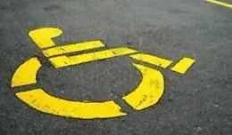Patern&ograve;, disabile reclama posteggio ma in due lo picchiano a sangue...