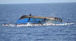 Naufraga barcone nel mare della Libia: morti e dispersi