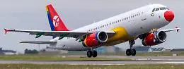 Lampedusani bloccati all'aeroporto di Catania per una giornata intera