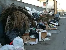 Catania  venerd&igrave; 8 novembre: super spazzatura in via Melilli