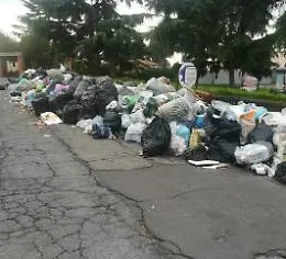 Pedara, piazzale dello Sport: "Una vera indecenza"
