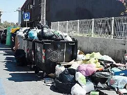 Rifiuti, rischio stangata sui cittadini. Catania chieder&agrave; una proroga