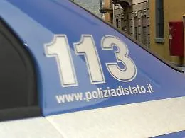 Vittoria, per paura del cognato simula di essere stato accoltellato dalla moglie
