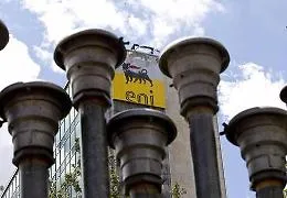 Eni: in 500 chiedono stop impianti Gela