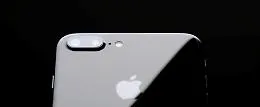 Ecco l'iPhone7: niente jack per le cuffie, ha due fotocamere e resiste all'acqua