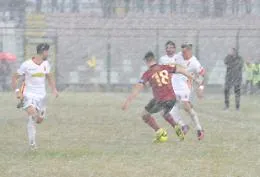 Lega Pro, apoteosi Messina, 2 a 0 alla Reggina sotto la neve