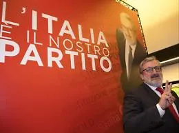 Emiliano a Caltanissetta: &laquo;Un Pd per tutti i cittadini e non solo per le banche&raquo;