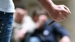 Canicatt&igrave;, infermo di mente accoltella il padre e fugge seminudo