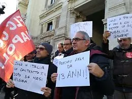Sit in a Roma per chiedere la stabilizzazione dei precari degli Afam