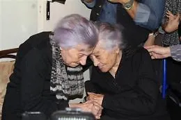 A Canicatt&igrave; Fif&igrave; Cammalleri festeggia 106 anni con la sorella di 112