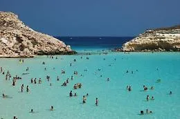 La Spiaggia dei Conigli &egrave; la pi&ugrave; bella d'Italia