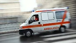 Catania, cade una piastrella nel bagno della scuola e bimbo resta ferito