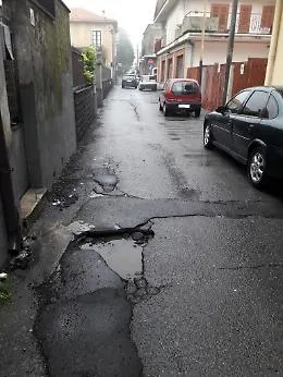 Trecastagni, Via Paganini: "Chi vigila sulla sicurezza stradale"?