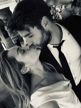 L' ex "stellina" di Disney Channel Miley Cyrus si &egrave; sposata