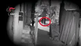 Agrigento, la banda di spacciatori violenti: bottiglie spaccate in testa a chi sgarrava