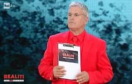 Insulti a Falcone e Borsellino, il conduttore Lucci si difende: &laquo;In studio un "pischello", mica ho invitato Riina&raquo;