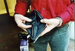 Sicilia, famiglie sempre pi&ugrave; indebitate: a Siracusa la &ldquo;maglia nera&rdquo;